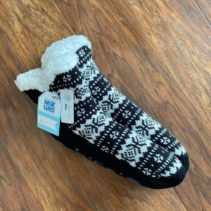 NWT Muk Luks Slipper Socks infused with Aloe size 8.5-11